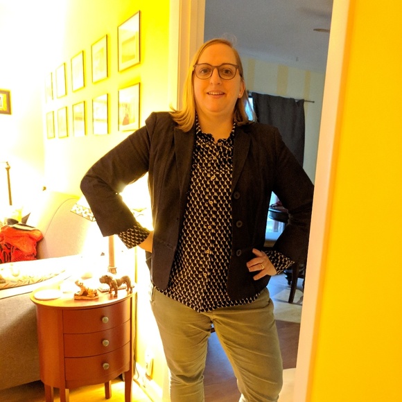 Meet your Posher, Jessica - Picture 2 of 2